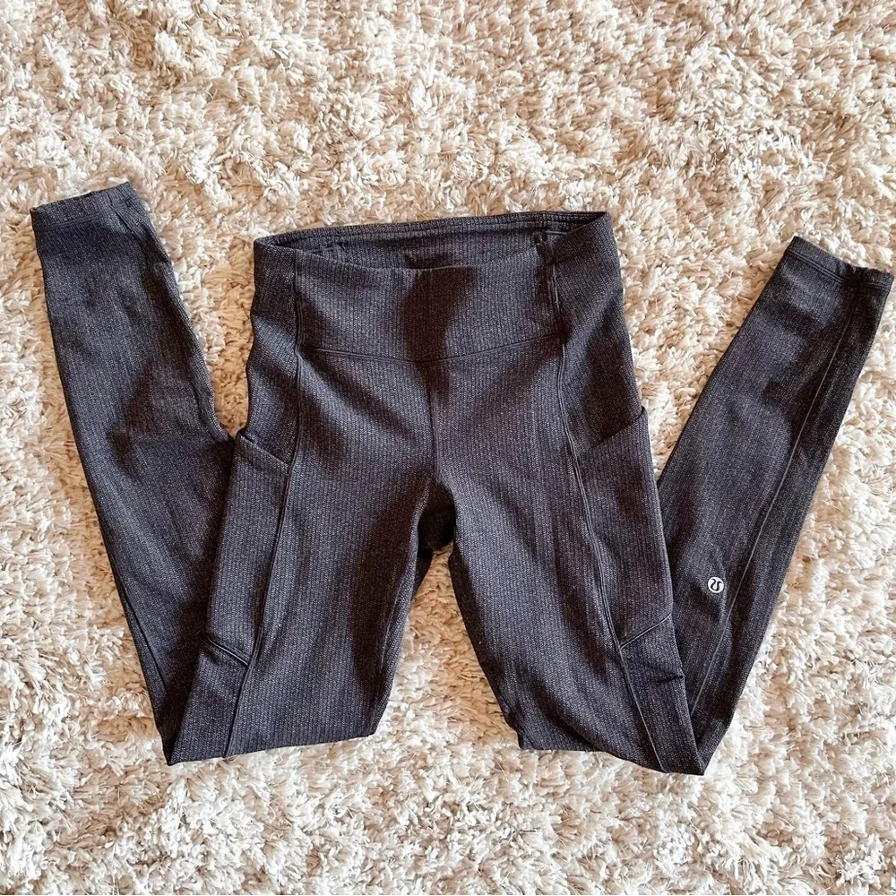 Lululemon Leggings Cropped with pockets - Size 4. - Picture 1 of 3